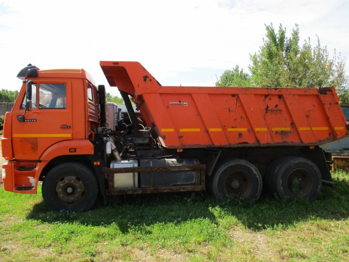 Грузовой самосвал КАМАЗ 65115-50 Регистрационный знак: Е981АЕ198 VIN: XTC651155K1403113